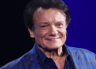 “Tra le mani un cuore”, il testo del brano in gara a Sanremo di Massimo Ranieri
