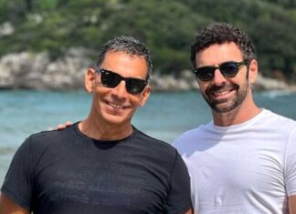 Alberto Matano, chi è il marito Riccardo Mannino: “Ho amato ragazze, donne, senza indossare maschere, fin quando non l’ho incontrato” Alberto Matano chi è il marito