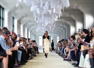 Nanushka collezione primavera 2025 alla New York Fashion Week: tra tradizione e innovazione