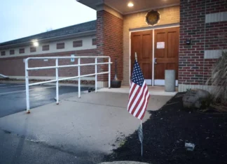 Ohio, Springfield: polizia schierata davanti alle scuole