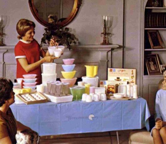 Tupperware, il colosso americano annuncia il fallimento: “La strada migliore da seguire” Tupperware