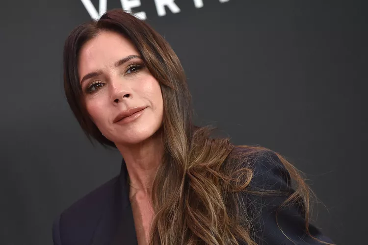 victoria beckham long bob