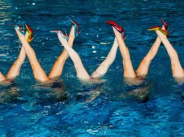 Christian Louboutin porterà uno show acquatico alla Paris Fashion Week: “You Can Swim in Louboutins”