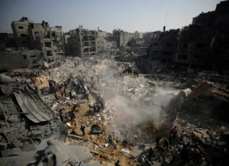 Israele afferma di aver “circondato” Jabalya nel nord di Gaza