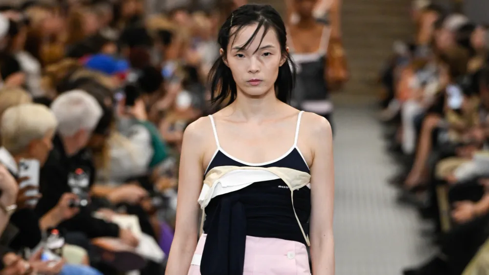 Le tendenze moda per la primavera 2025 sono tutte inspo Miu Miu, Chloé e Bottega Veneta