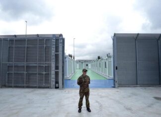 Cosa succede ora ai 12 migranti che ritornano in Italia