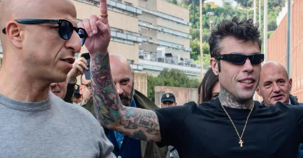 Striscia La Notizia, le parole di un promoter di concerti nel servizio di Pinuccio su ultrà e rapper