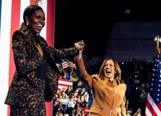 Michelle Obama parla di aborto e si rivolge alle donne: «battervi per quello che è meglio per noi può fare la differenza in questa elezione» michelle obama