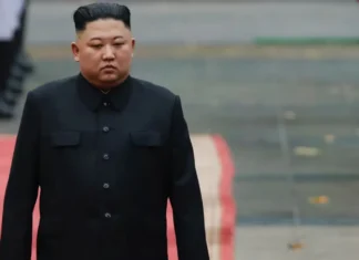 Kim Jong-un rafforza i legami militari con la Russia ed elogia i soldati che hanno combattuto a Kursk