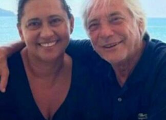 Nino D’Angelo e la dedica per la moglie Annamaria Gallo: “Vivo se respiri tu” Nino D'Angelo e la moglie