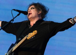 Robert Smith: la strana coincidenza dietro la scelta della cover del nuovo album dei The Cure Robert Smith, la strana coincidenza dietro la scelta della cover del nuovo album dei The Cure - Ph © Richard Isacc
