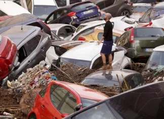 Disastro a Valencia, 158 morti e 120mila sfollati: la situazione oggi