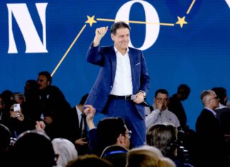 Conte chiude l’epoca Grillo nel Movimento 5 Stelle