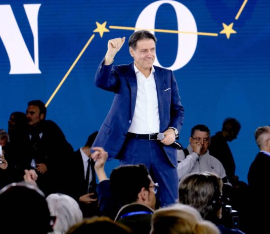 Conte chiude l’epoca Grillo nel Movimento 5 Stelle