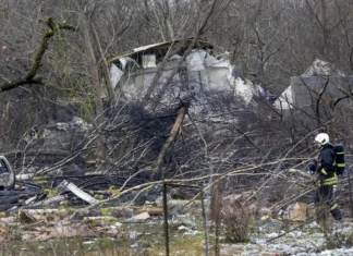 Incidente aereo a Vilnius: un cargo è precipitato su un edificio nei pressi dell’aeroporto incidente aereo vilnius