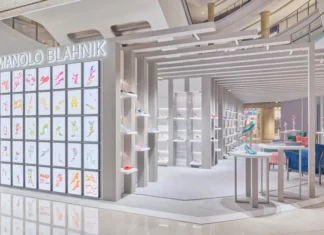 Manolo Blahnik sbarca a Shanghai: l’icona del lusso approda in Cina con un’esperienza unica
