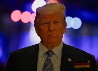 Trump ha scelto chi guiderà la sanità pubblica americana: il chirurgo Makary, Weldon (ex membro del Congresso) e Nesheiwat della Fox News