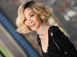 Il syrup blond di Michelle Yeoh è in perfetto stile Wicked (Glinda)