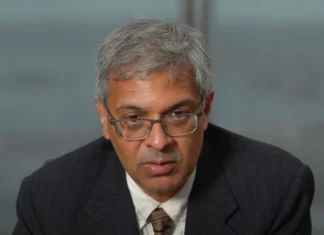 Trump ha scelto il Dr. Jay Bhattacharya (contrario ai lockdown) alla guida della massima agenzia sanitaria