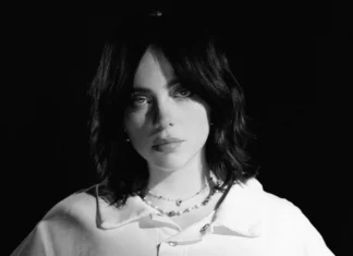 Billie Eilish interrompe il suo concerto per invitare il pubblico a votare Kamala Harris billie eilish