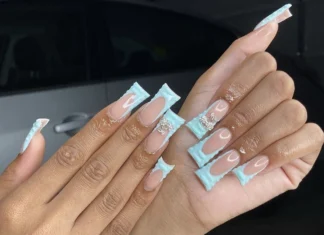 Le duck nails sono il trend Y2K (e fuori dagli schemi) che sta facendo impazzire TikTok