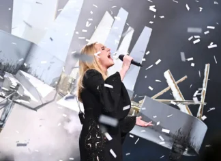 Adele annuncia “Live In Las Vegas”, un cofanetto di vinili in edizione limitata in arrivo nel 2025 Adele annuncia il cofanetto in edizione limitata Live In Las Vegas