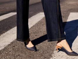 La collezione di calzature di Cinq à Sept debutta con Katie Holmes: eleganza newyorkese in passerella