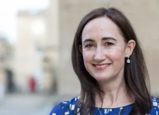 È morta l’autrice britannica Sophie Kinsella: aveva cinquantacinque anni Verissimo, Sophie Kinsella tra gl ospiti del weekend 16-17 novembre