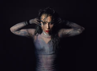 Ma quanto ci piace la nuova svolta goth di Lady Gaga? I capelli nero corvino saranno i protagonisti della prossima stagione