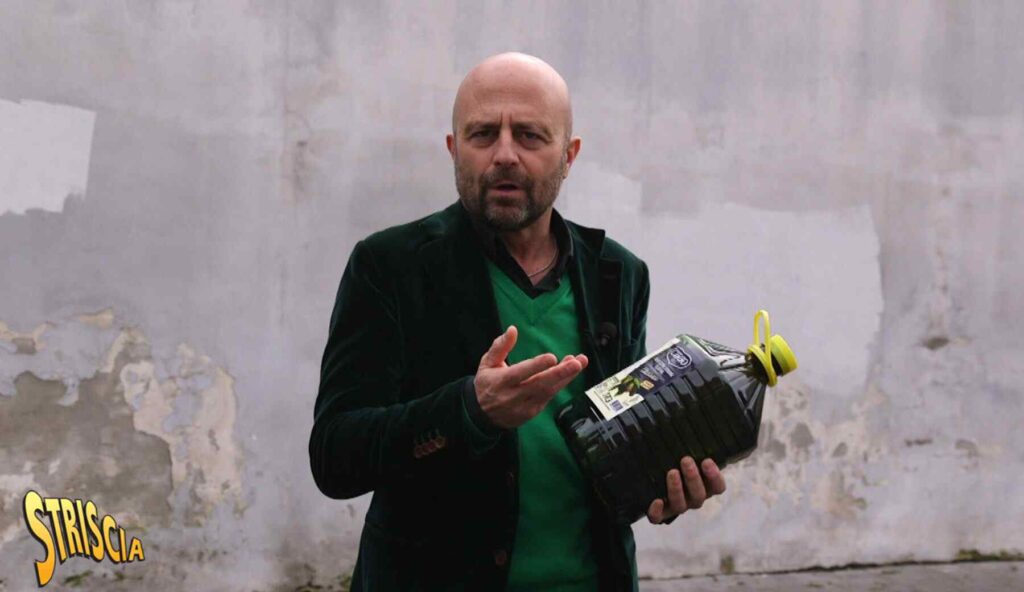 Striscia La Notizia, stasera un nuovo servizio di Luca Abete sull'olio contraffatto