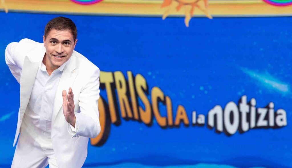Striscia La Notizia, un nuovo servizio sulle borse studio fantasma del Comune di Roma
