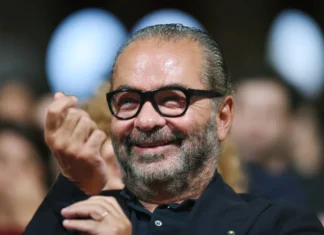 Il direttore creativo di Moncler, Remo Ruffini, ritirerà il Trailblazer Award per il suo contributo al settore della moda remo ruffini