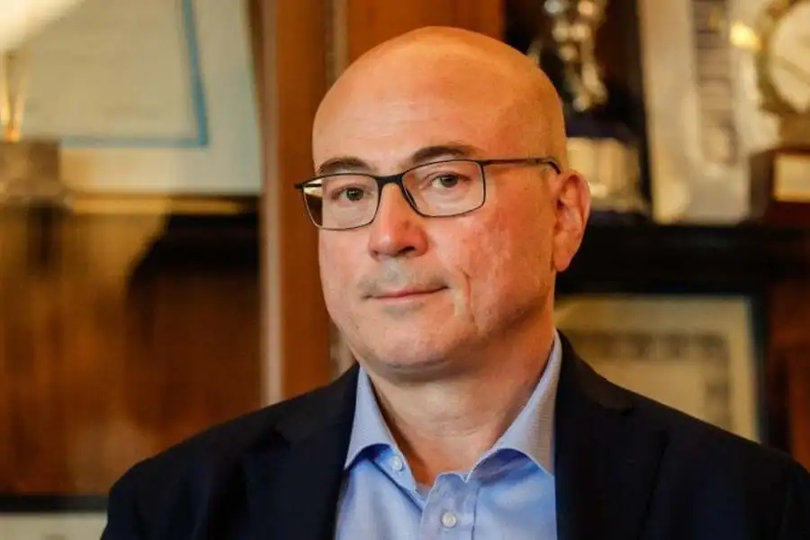 Aldo Cazzullo è in testa alla classifica dei libri più venduti della settimana, fonte  alzogliocchiversoilcielo.com
