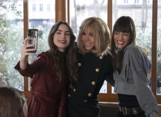 Emily in Paris… in tour: arriva il “Couture on Tour” dedicato alla moda e a Parigi in 25 città