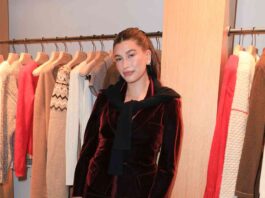 Hailey Bieber ha svelato l’inspo fashion di questo Natale all’inaugurazione del negozio di Gigi Hadid