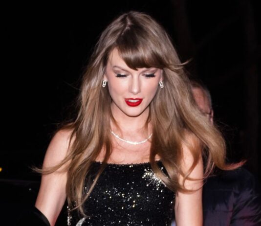 Taylor Swift è nella sua bubble dress era, per una serata tra amiche, con Gigi Hadid a New York