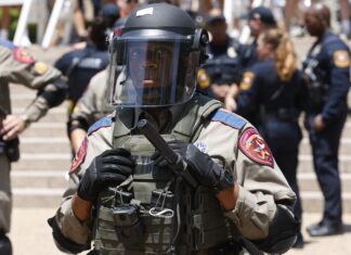 Usa, sparatoria in un centro commerciale in Texas: diversi feriti