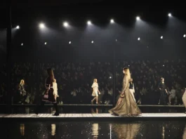 Chanel incanta Hangzhou con la collezione Métiers d’Art 2025: un viaggio tra tradizione e poesia