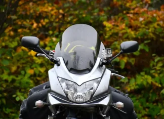 Parabrezza moto: quale scegliere tra GIVI, KAPPA, ISOTTA E MRA?