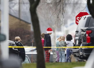 USA: strage in una scuola a Wisconsin, una ragazza uccide uno studente e un insegnante