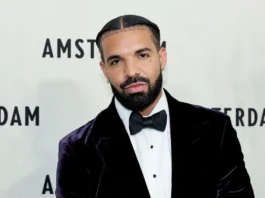 Drake premia a Toronto il suo sosia con 10mila dollari Drake premia il suo sosia con 10mila dollari