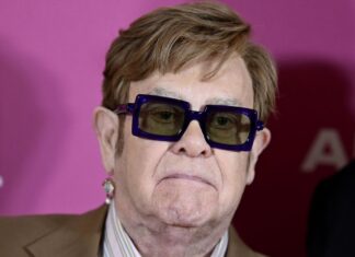 La rivelazione shock di Elton John: “Sono diventato cieco”