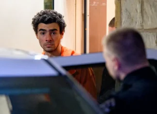 Luigi Mangione è stato incriminato con 11 capi d’accusa per l’omicidio del CEO di UnitedHealthcare, Brian Thompson