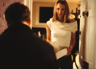 Keira Knightley, sul set di Love Actually, dice che la scena del cartellone era “inquietante”