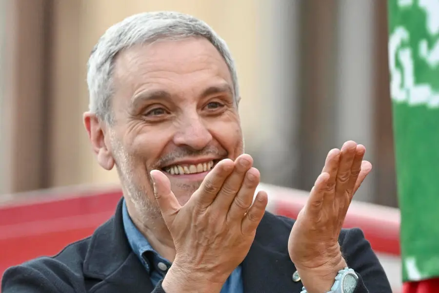 La classifica dei libri più venduti della settimana vede in testa Maurizio de Giovanni, fonte librixia.eu