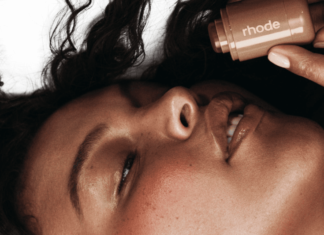 Tutte le inspo make-up con il Mocha Mousse, il Pantone 2025 (e si, è perfetto anche per le feste)
