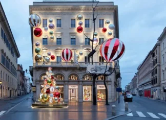A Palazzo Fendi Roma rivelate le decorazioni natalizie (e un esclusivo filtro immersivo)
