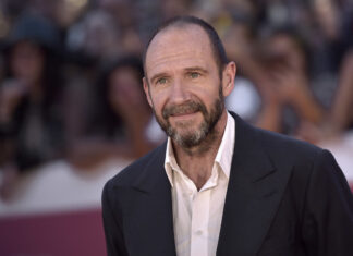 Ralph Fiennes non ha amato il suo ruolo insieme a Jennifer Lopez in “Un amore a 5 stelle”