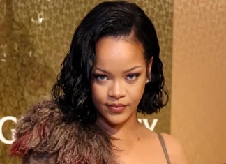 Rihanna lancia il nuovo trend bold lip e rebel hair su Instagram (ed è super positive)