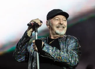 L’altro lato di Vasco Rossi: le migliori canzoni d’amore Certificazioni Fimi: tre dischi di platino per E di Vasco Rossi